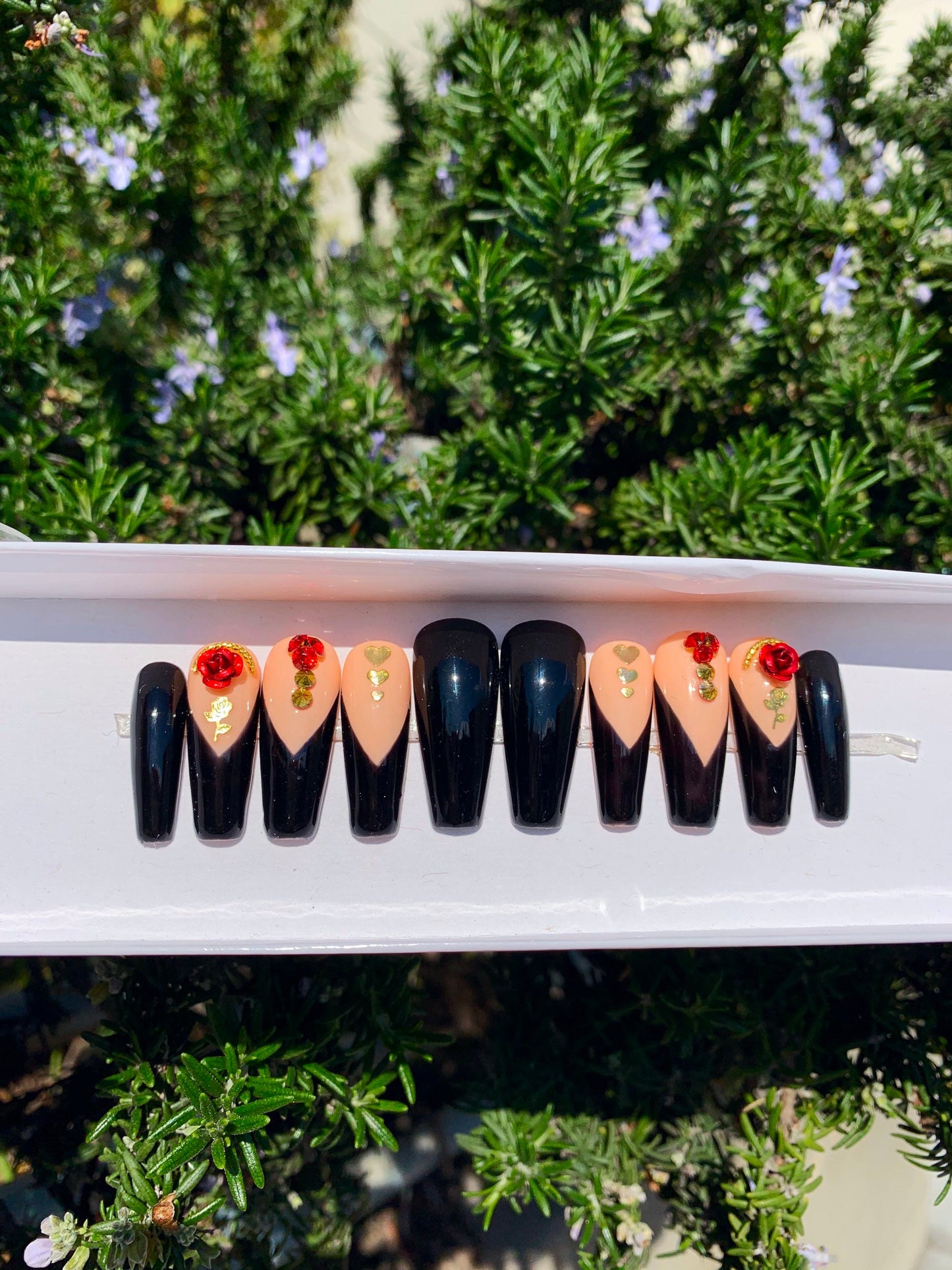 Black rose- press-on nails